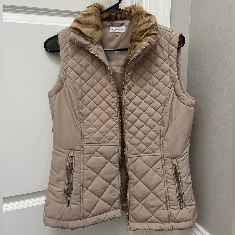 Calvin Klein Faux Fur Collar Quilted Vest